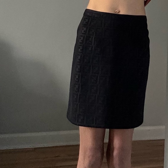 VINTAGE RARE FENDI skirt size Medium fits like a small 0/2 - Picture 9 of 9